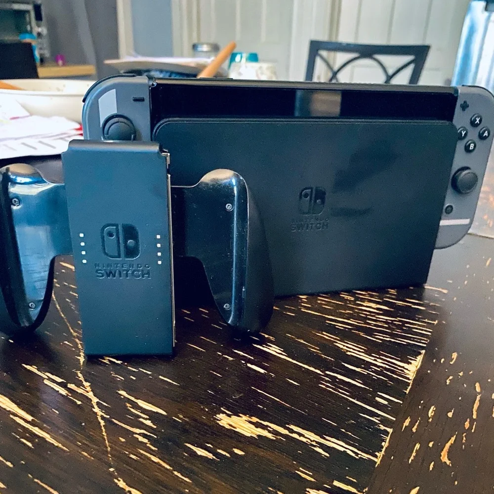 Nintendo Switch Console - Gray Joy-Con